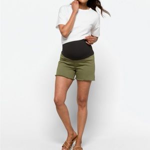 Claren Maternity Fray Hem Short